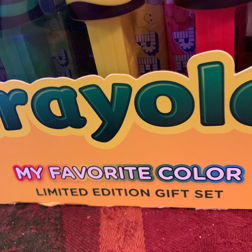 Limited Edition Crayola PEZ Set - Picture 4 of 4